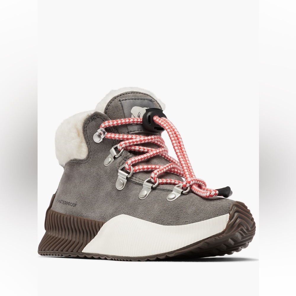 Sorel Out N About Conquest Kids Size 4 BNWOT